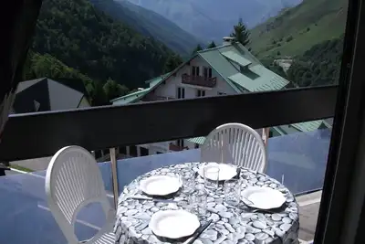 Image de Studio tout confort  avec vue imprenable sur la vallée et de côté sur les pistes