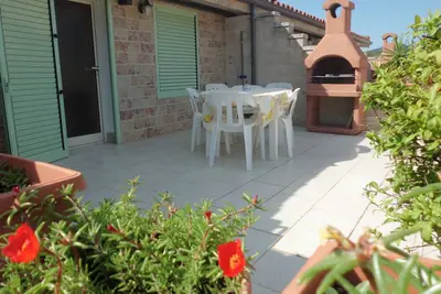 Image de Appartement dans le village à quelques kilomètres de la mer, l'air conditionné