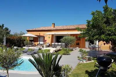 Image de Provence Salernes Villa Plain Pied Avec Piscine Strictement Prive (chauffée)