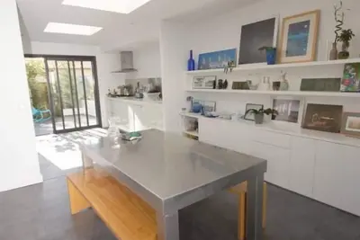 Image de Villa d'Architecte à Biarritz, autour d'un patio; 8 pers-proche plages & centre