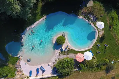 Image de Aperçu accueillante maison de campagne bio-piscines www. allelujacamp. Ue