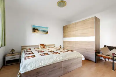 Image de House in city location with garden, terrace, internet; pets welcome