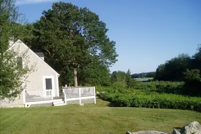Image de Secluded Cape Cod Cottage, avec court de tennis et plage privée
