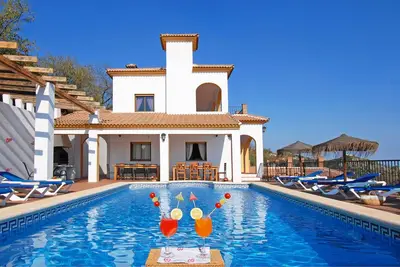 Image de Villa José 2, 12 Pers, Piscine Chauffée, Wifi, A/C, Petfriendly, vue mer