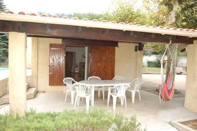 Maison indépendante au pied de la colline
