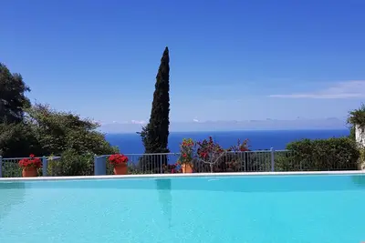 Image de Belle vue mer villa avec piscine à débordement