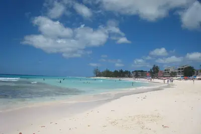 Image de Spacieuses de la Nouvelle Apt, à quelques minutes de Dover Beach & St. Lawrence Gap 4 personnes