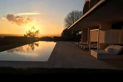 Image de Villa de luxe, intimité et tranquillité totales, vues panoramiques, 8 personnes