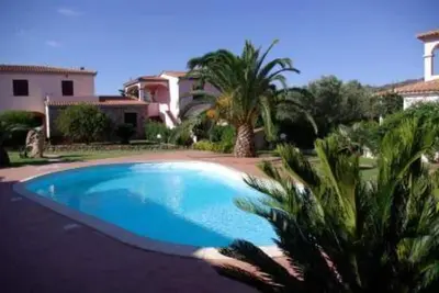 Image de Comfortable apartment with large veranda overlooking the pool. <br>