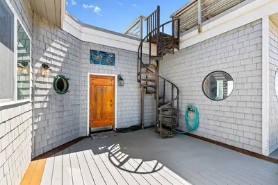 Image de Maison en bord de mer sur la plage de la promenade