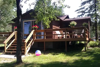 Image de Cabane du petit designer la plus mignonne au bord du lac ~ LkThompson Rhinelander ~ SwimBoatFish & Fun