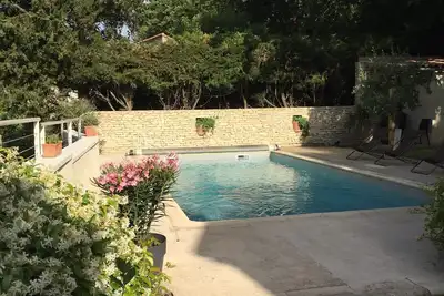 Image de Belle villa, à 2 minutes d'Avignon, avec une piscine privée.