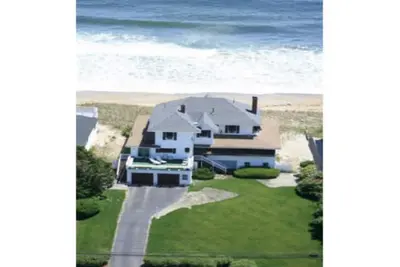 Image de Historic Oceanfront Mansion