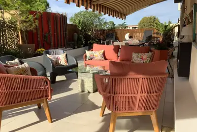 Image de Suite Annu \nPromo 10% 23 /08 au 06/09 Penthouse 150 m2 Habitable pisc, pkg, clim