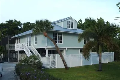 Image de Sanibel Beach House Piscine chauffée / Loft pour 9 personnes. Renta mensuel