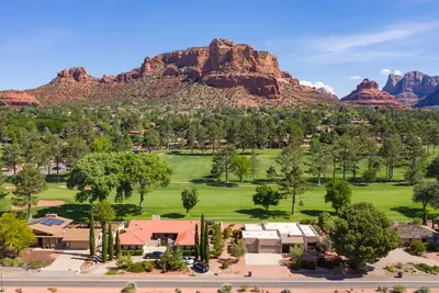 Maison de vacances de luxe Sedona sur Oak Creek Golf Course. . Majestic Views!