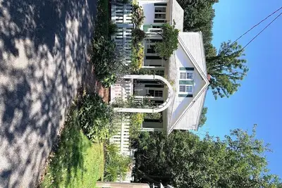 Image de Courte promenade à la plage de phare, Andrew Hardings Lane Beach Et La Ville! !