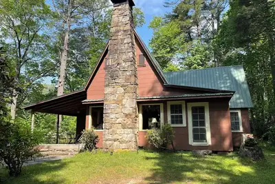 Image de Mountain Home w / Waterfall, Nouvelle cuisine et douches mises à jour! 3 mi. à Highlands