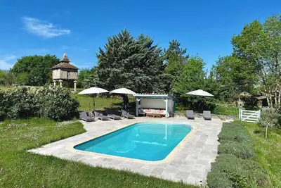 Image de Ferme en pierre adaptée aux enfants et aux animaux avec piscine privée sur 2 hectares