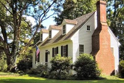 Image de Getaway Cottage sur River Road. Canal Towpath & Great Restaurants à proximité.