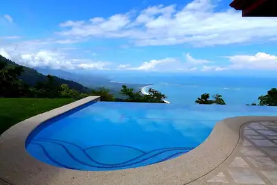 Image de Best Whale's Tail View, 5 étoiles, suite séparée, douche intérieure, extérieure,