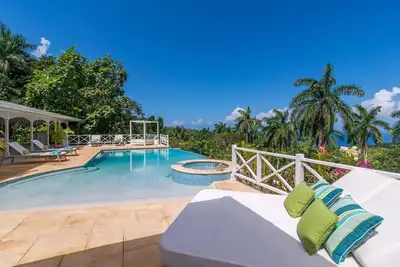 Image de Allamanda Villa - au complet - membres Round Hill - van et chauffeur - nounou