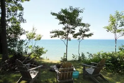 Image de Chalet rustique sur le lac Michigan: Plages et couchers de soleil impressionnants