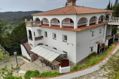 Image de Costa Brava. Villa pour 24. Piscine, babecue et jardin privées.