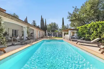 Image de Magnifique Villa familiale climatisée, piscine chauffée, calme, proche mer, lac