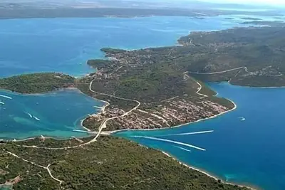 Image de Nevidjane: Maison / Villa sur l'île Pasman près \"Kornati\", propose des légumes bio