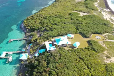 Image de Paradis privé avec Deep Water Dock-Ocean, Bay, Tilloo Cut