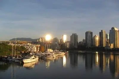 Image de Vancouver False Creek: Townfront Waterfront Deluxe à Granville Island