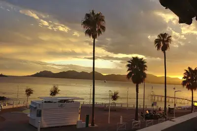 Image de Cannes - Front de mer - Plage du Midi - Près du Palais des Festivals