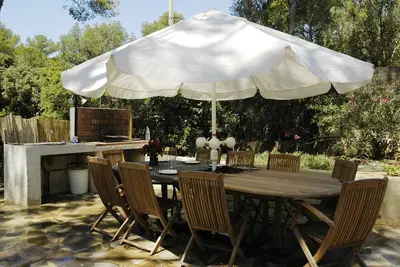 Image de Grande villa dans domaine privé Port du Niel -Giens \/ parking et jardin clos