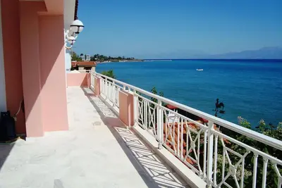 Image de Superbe villa en bord de mer sur le golfe de Corinthe