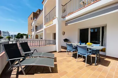 Image de Apartamentos Aquarium. (1a) Terrasse 30 m2, 2 min plage a pied.