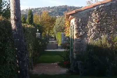 Montauroux Var 83 Pays de Fayence  lac St Cassien charmante maison 2pièces