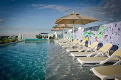 Image de Condo de luxe, piscine sur le toit