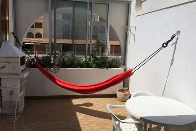 Image de saison 2022 du T. 2 de 32 M² + terrasse et parking proche des plages