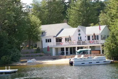 Image de Ossipee Lake Front-de belles vues, plage privée de sable de 100 pieds, en bateau ponton
