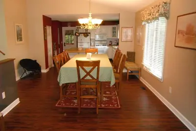 Image de Maison familiale près du haut de la bouilloire, vue sur la pente, proche de tout