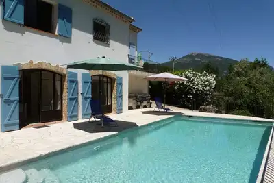 Paisible Villa piscine privée dans une belle vallée 25k de la plage et de l'aéroport.