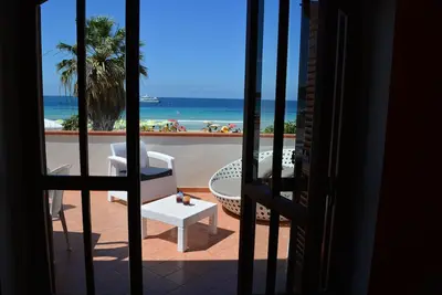 Image de Villa avec terrasse donnant sur la mer de S. Vito