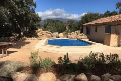 Image de Corse Extrême-Sud. Bord de mer - Piscine - 10/12 personnes.