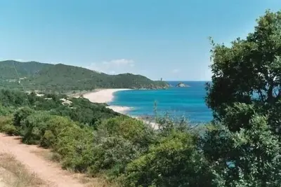 Image de Ste Lucie de P. Vecchio - Villa calme à 60 m de la plage dans une pinède. Wifi