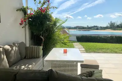 Image de Maison paisible-Sécurité et portes fermées à l'océan / piscine-patio privé avec barbecue