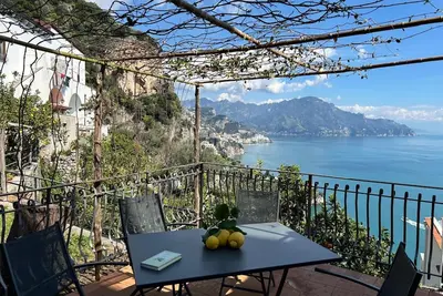 Image de Très belle maison avec vue sur la mer et les jardins privés et terrasses