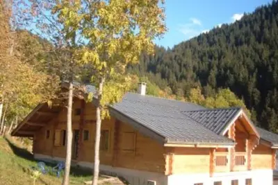 Image de chalet grand confort 14 personnes accès directe pistes, rando