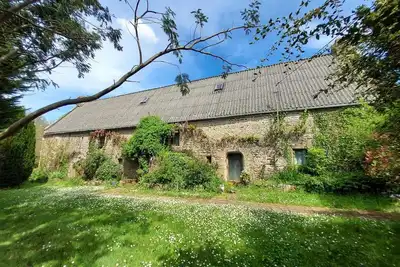Maison de caractère, rustique Maison avec jardin. Location à la semaine