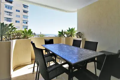 Appartement rénové avec climatisation et Wifi, Marina Estepona, à proximité des restaurants